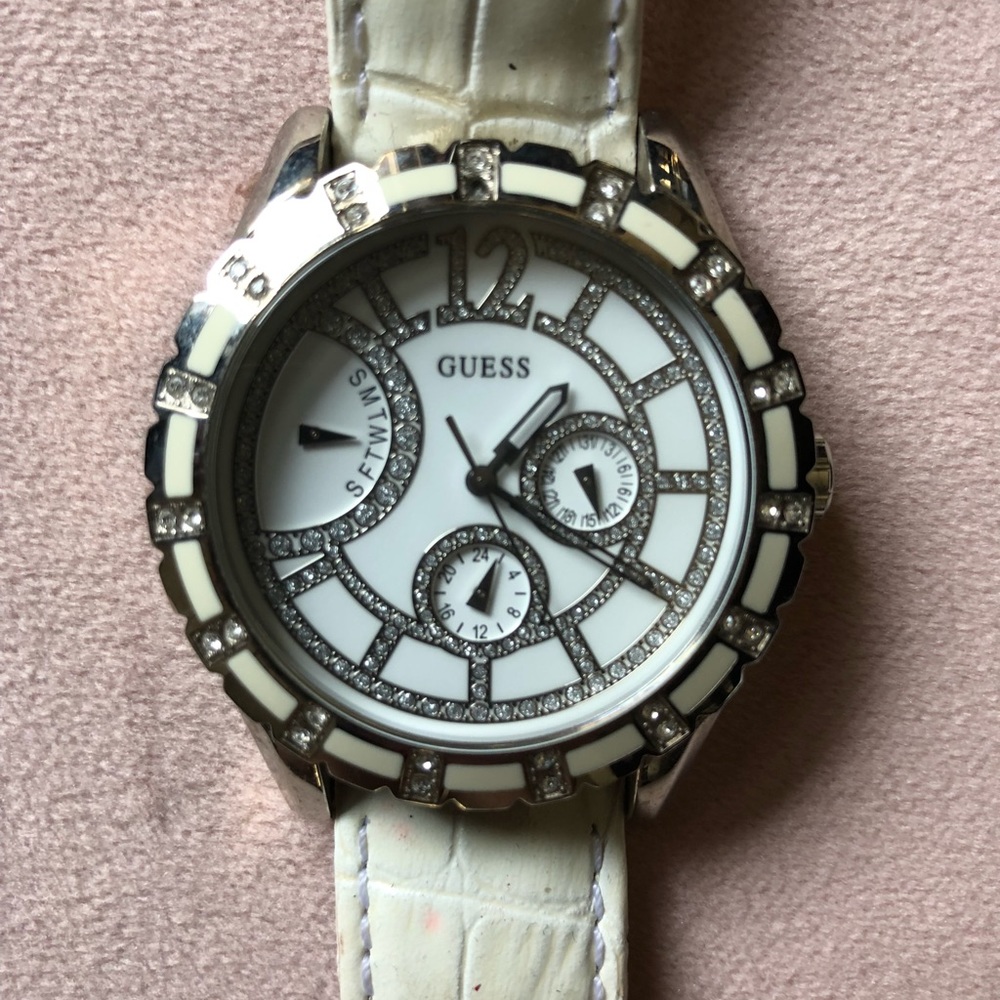 White leather band Guess Watch